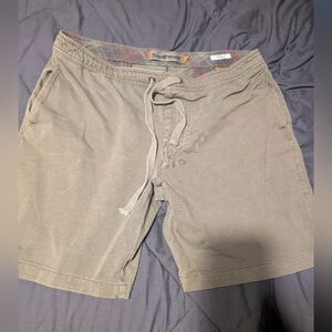 Tailor Vintage Olive Green Casual Shorts
